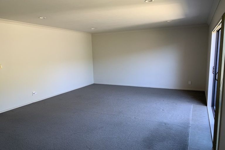 Photo of property in 42 Mandalay Place, Waiuku, 2123