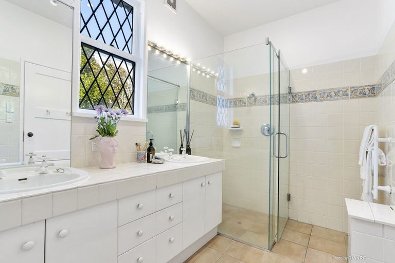 Photo of property in 41 Wadestown Road, Wadestown, Wellington, 6012