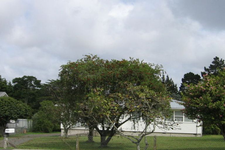 Photo of property in 23 Colwill Road, Massey, Auckland, 0614