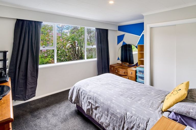 Photo of property in 6 Mayfair Place, Tawa, Wellington, 5028