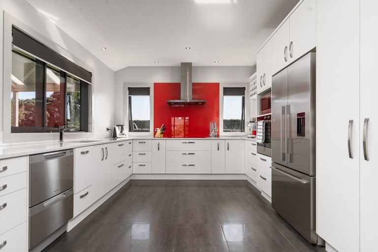 Photo of property in 6 Camellia Lane, Carterton, 5713