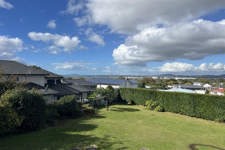 Photo of property in 193 Te Atatu Road, Te Atatu South, Auckland, 0610