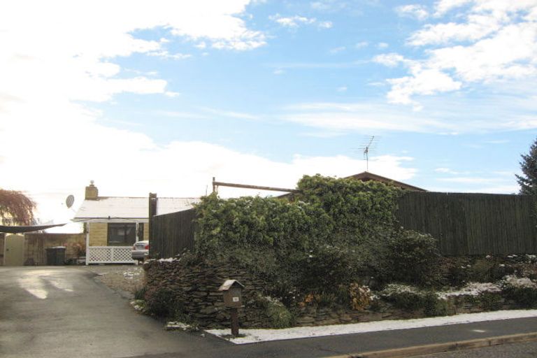 Photo of property in 12 O'neill Crescent, Bridge Hill, Alexandra, 9320