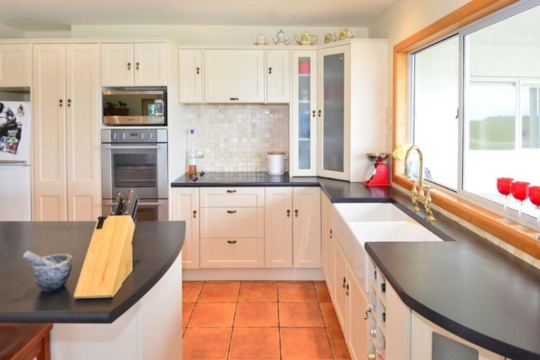 Photo of property in 118 Upper Orewa Road, Wainui, Silverdale, 0992