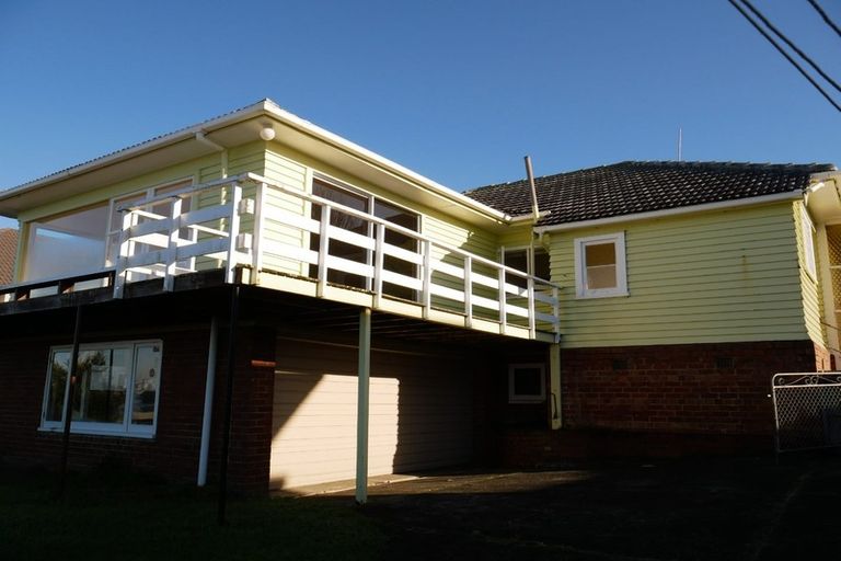 Photo of property in 107 Norwood Road, Bayswater, Auckland, 0622