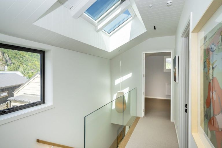 Photo of property in 9a Caernarvon Street, Arrowtown, 9302