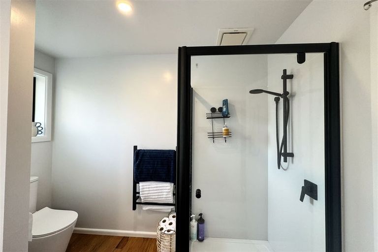 Photo of property in 142 Pacific Road, North New Brighton, Christchurch, 8083