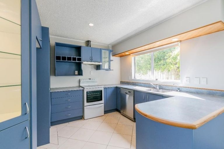 Photo of property in 28 Drome View Place, Beach Haven, Auckland, 0626
