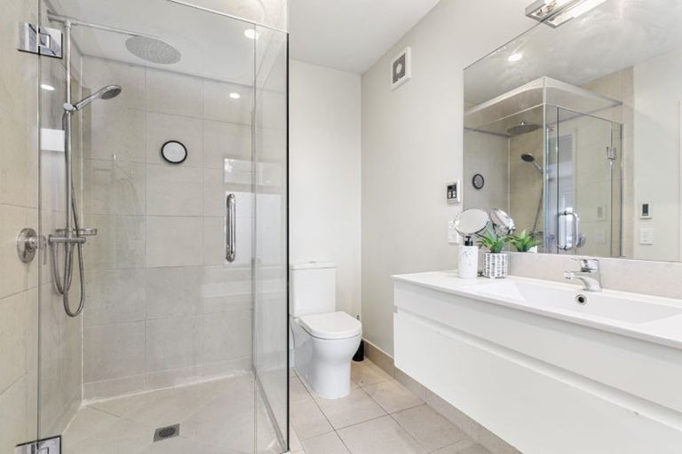 Photo of property in 8 Owhiro Bay Parade, Island Bay, Wellington, 6023