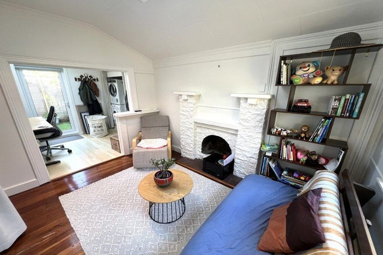 Photo of property in 11 Mcintyre Avenue, Mount Victoria, Wellington, 6011