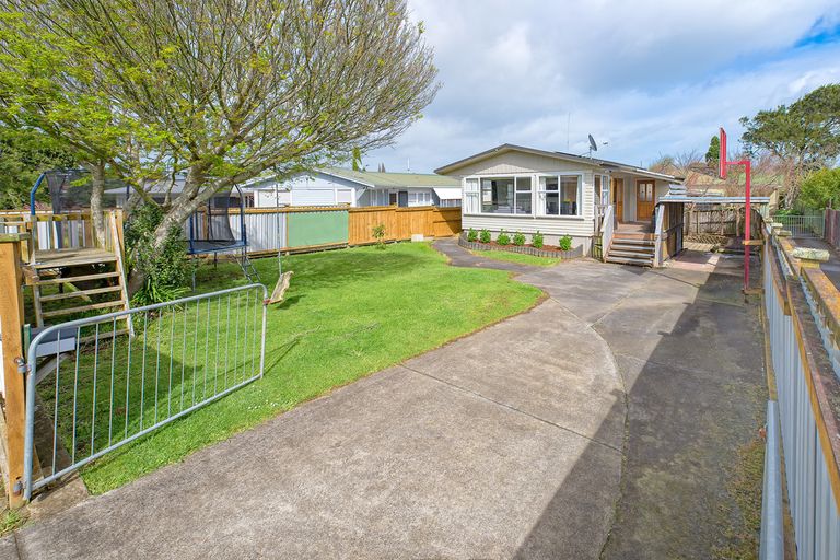 Photo of property in 1/521 Weymouth Road, Weymouth, Auckland, 2103