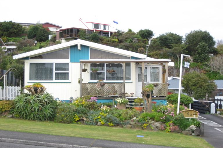 Photo of property in 103 Awanui Street, Merrilands, New Plymouth, 4312