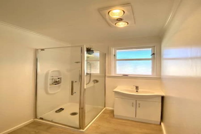 Photo of property in 19 Speargrass Grove, Timberlea, Upper Hutt, 5018