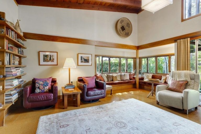 Photo of property in 37a Stanley Point Road, Stanley Point, Auckland, 0624