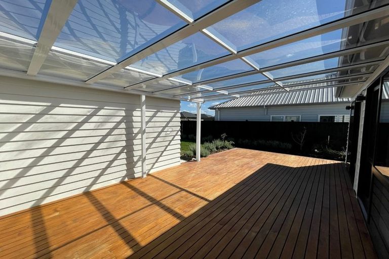 Photo of property in 22 Holcroft Street, Papakura, 2110