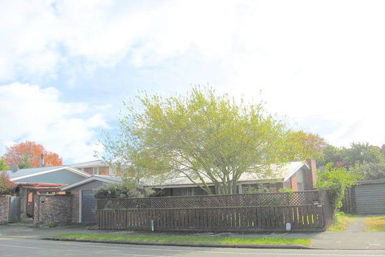 Photo of property in 2/1 Greers Road, Ilam, Christchurch, 8041