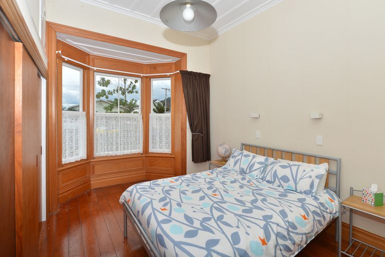 Photo of property in 6 Shortland Street, Regent, Whangarei, 0112