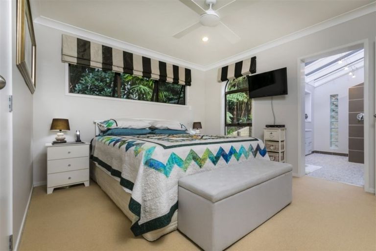 Photo of property in 17 Opanuku Road, Henderson Valley, Auckland, 0612