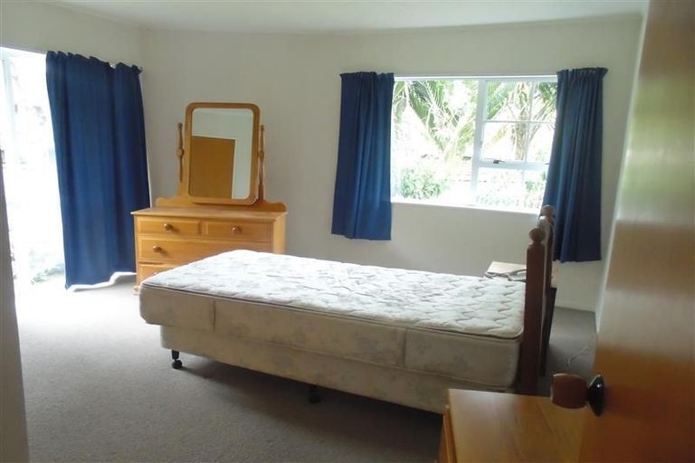 Photo of property in 2/24a Wolsley Avenue, Milford, Auckland, 0620