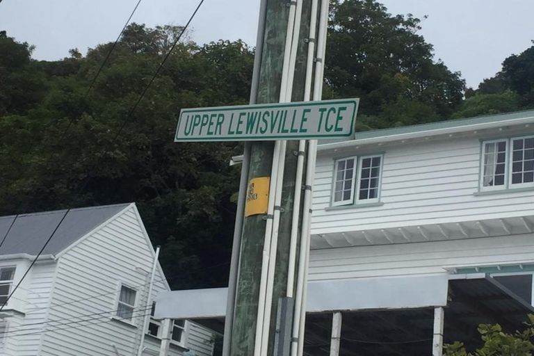 Photo of property in 9 Upper Lewisville Terrace, Thorndon, Wellington, 6011