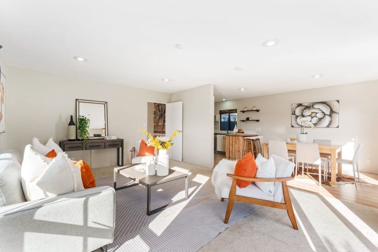 Photo of property in 2/3 Domain Road, Glenfield, Auckland, 0629