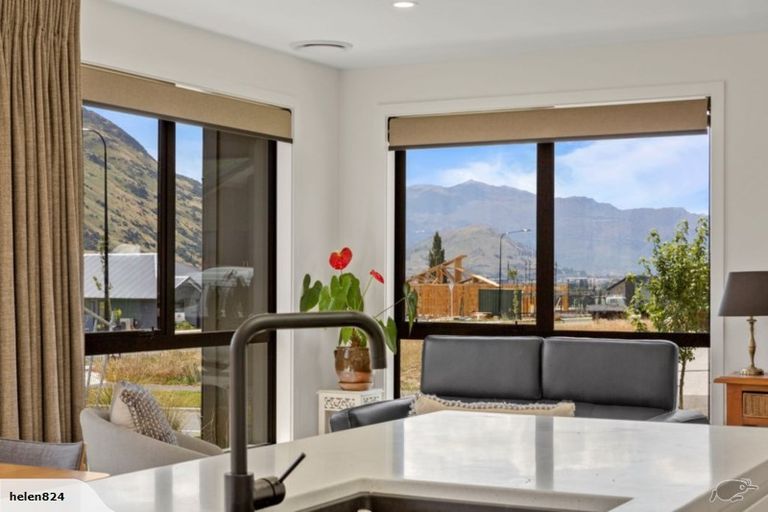Photo of property in 39 Shepherd Road, Jacks Point, Queenstown, 9371