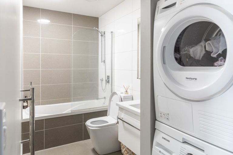 Photo of property in Masina Apartments, 306/80 Riddiford Street, Newtown, Wellington, 6021