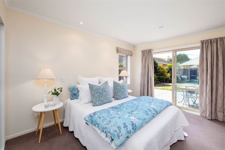 Photo of property in 6a Sunningvale Lane, Ilam, Christchurch, 8053