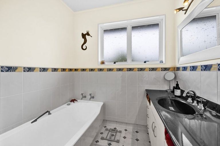 Photo of property in 56 Rewa Street, Inglewood, 4330