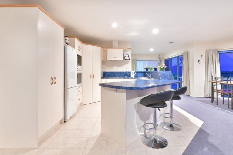 Photo of property in 36 Kath Hopper Drive, Orewa, 0931