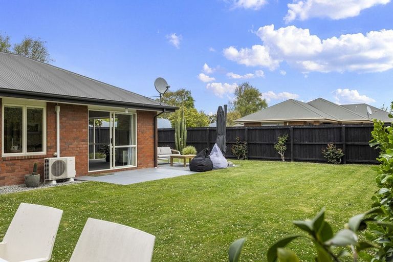 Photo of property in 4 Magnolia Lane, St Albans, Christchurch, 8052