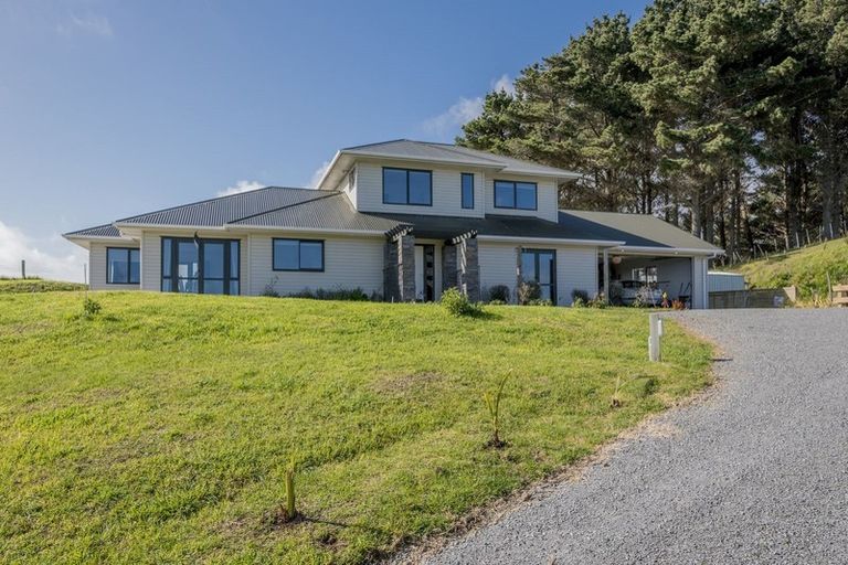 Photo of property in 100 Harakeke Road, Te Horo, Otaki, 5581