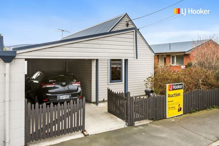 Photo of property in 82 Bay View Road, South Dunedin, Dunedin, 9012