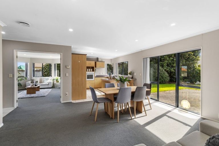 Photo of property in 14 Drumfearn Place, Rototuna, Hamilton, 3210