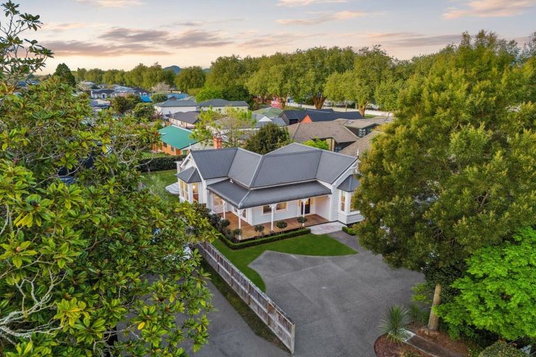 Photo of property in 16 Hamilton Road, Cambridge, 3434