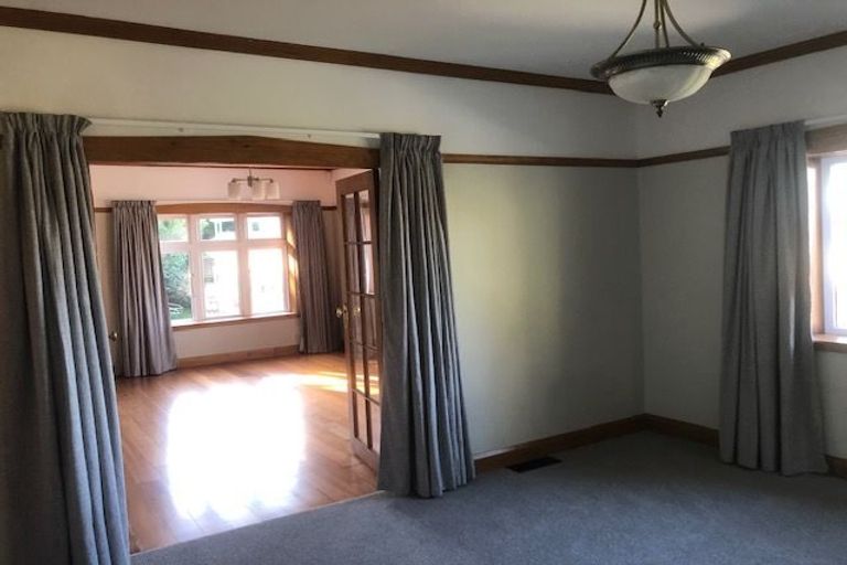 Photo of property in 18 Raroa Road, Kelburn, Wellington, 6012