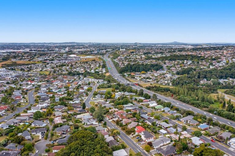 Photo of property in 19 Lawrence Crescent, Hillpark, Auckland, 2102