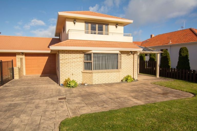 Photo of property in 60a Pitau Road, Mount Maunganui, 3116