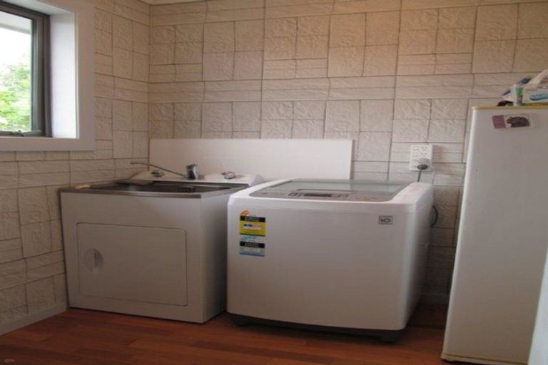 Photo of property in 17 Campbell Street, Alexandra, 9320