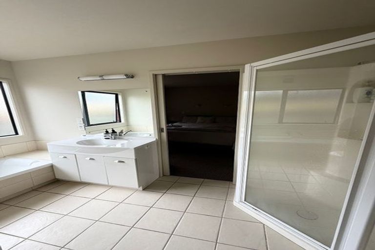 Photo of property in 1a Arataki Road, Havelock North, 4130