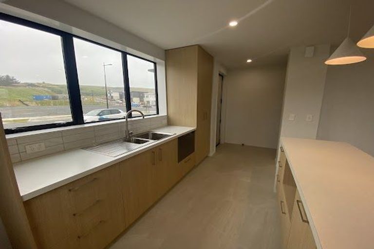 Photo of property in 50 Oakum Road, Whitby, 5024