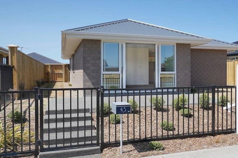 Photo of property in 45 Pegasus Boulevard, Pegasus, 7612