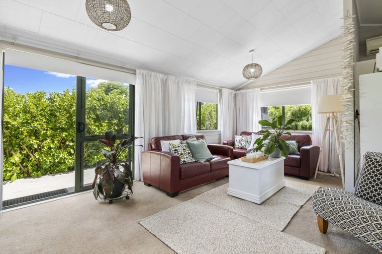 Photo of property in 10a Brandon Road, Manly, Whangaparaoa, 0930