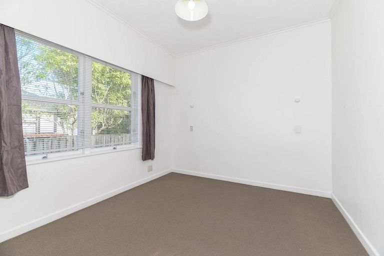 Photo of property in 57 Forrest Hill Road, Milford, Auckland, 0620