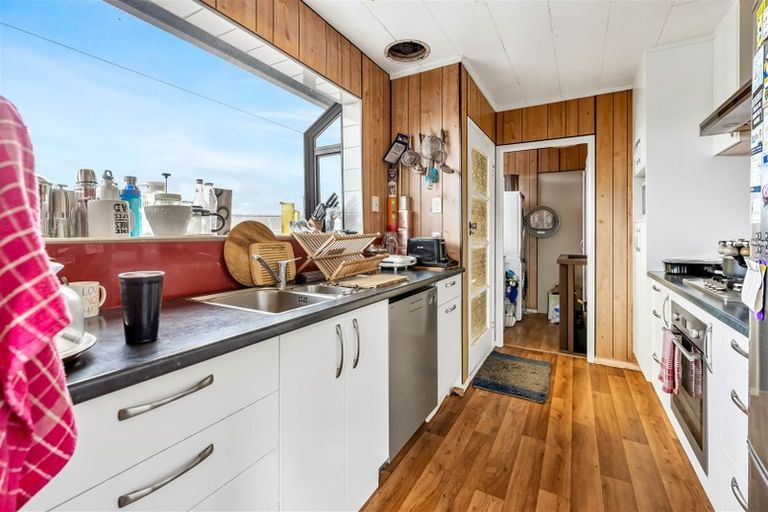 Photo of property in 30 Fitzwater Place, Henderson, Auckland, 0612