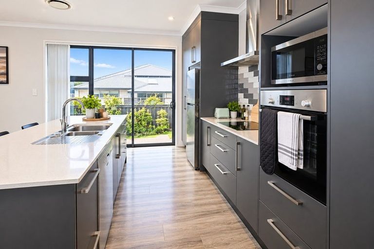 Photo of property in 8 Kaitaka Way, Papamoa, 3118