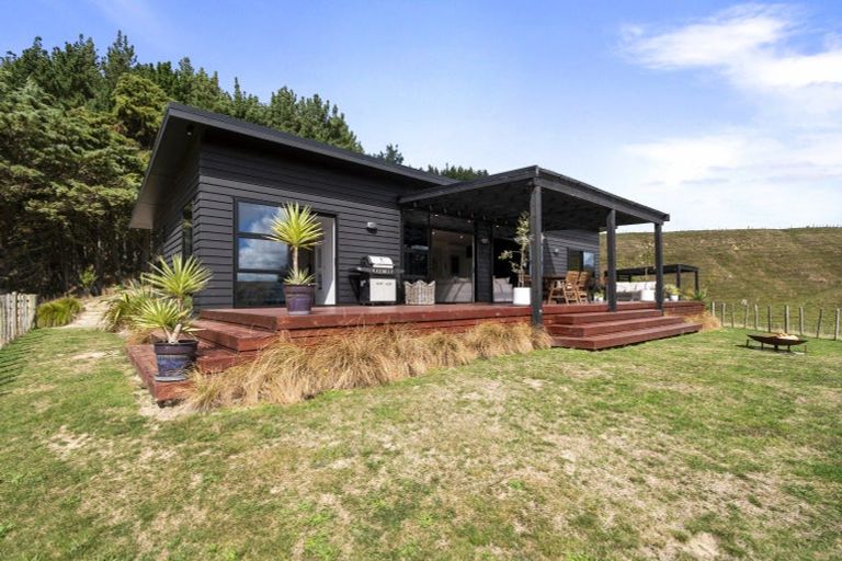 Photo of property in 338 Valley Road, Colyton, Feilding, 4775