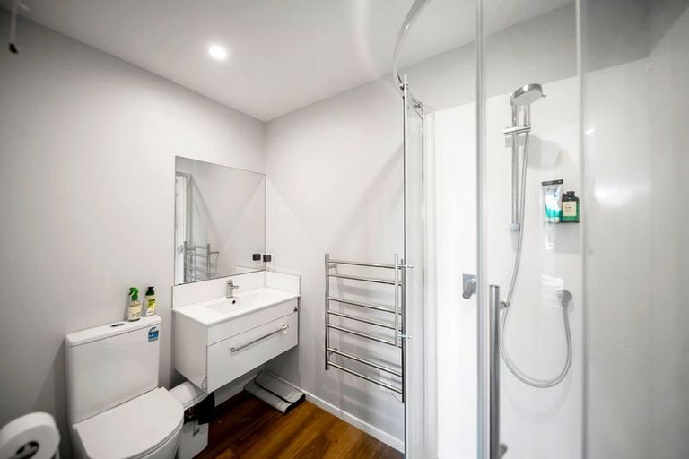 Photo of property in 3a Hillview Crescent, Paparangi, Wellington, 6037