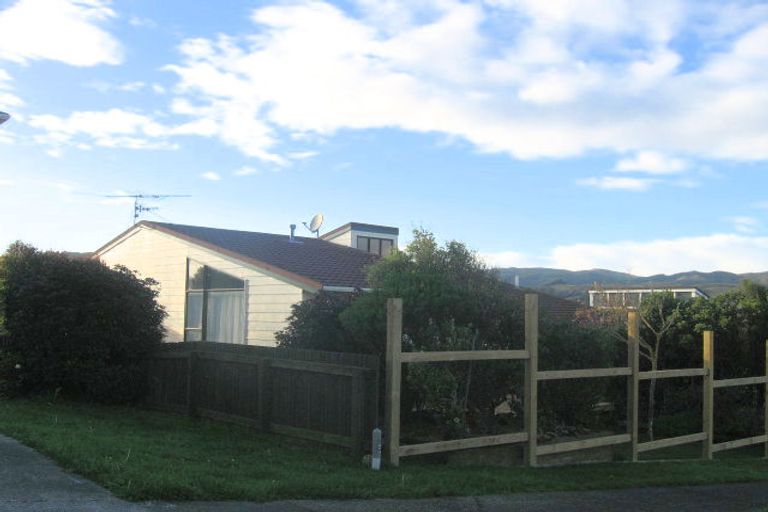 Photo of property in 78 Victory Crescent, Tawa, Wellington, 5028