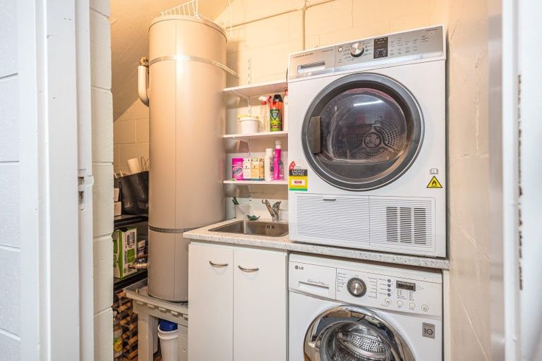 Photo of property in 1/107 Holly Road, St Albans, Christchurch, 8014